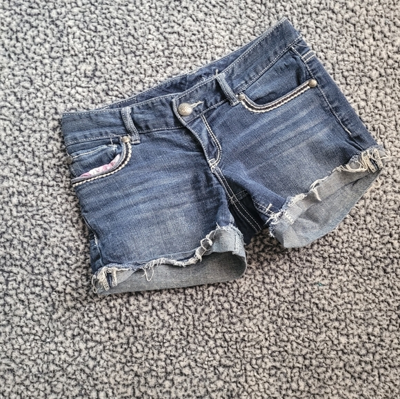 SOLD Maurices Dark Wash Mid-Length Shorts - Picture 1 of 3